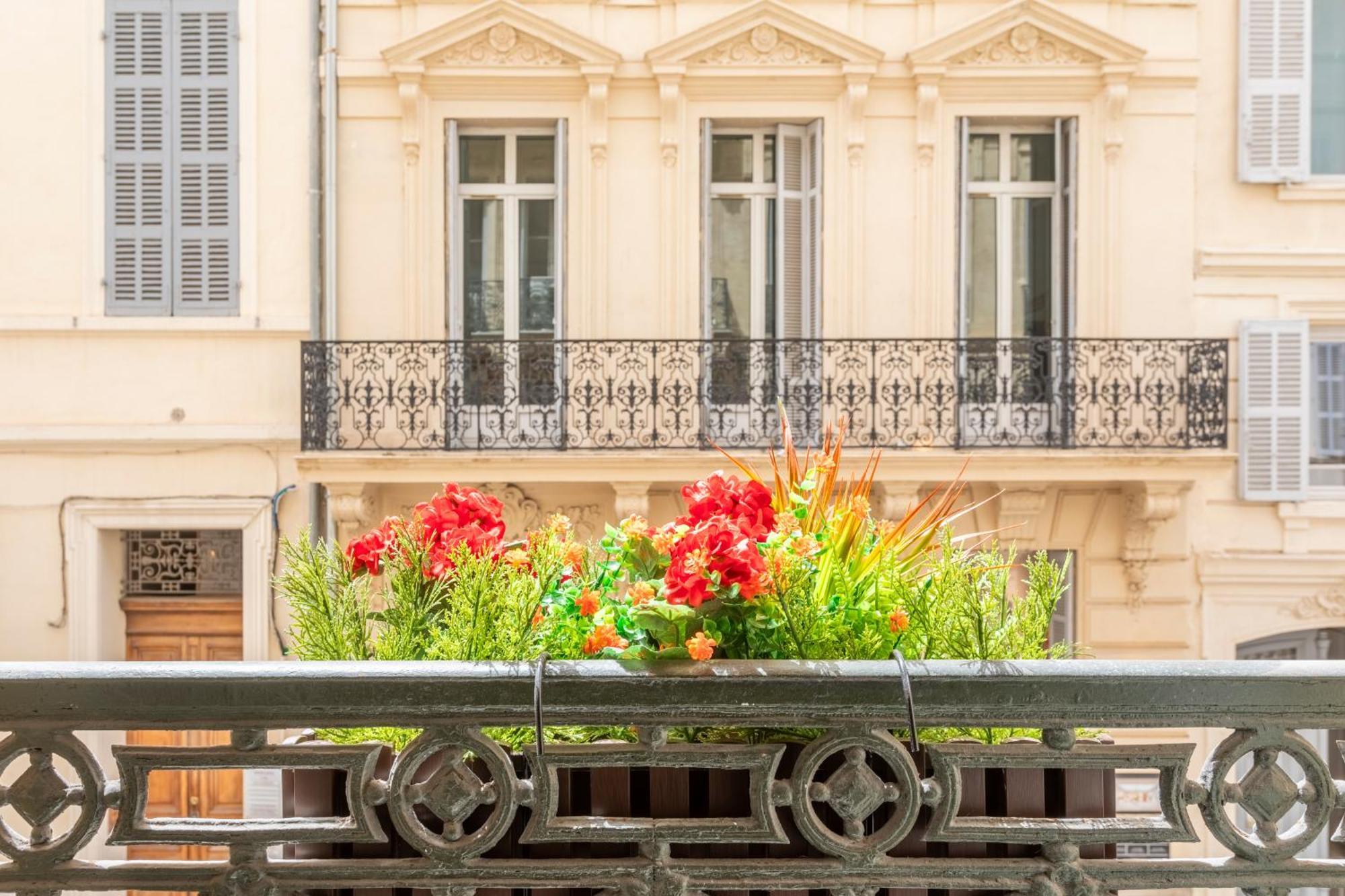 Adira Marseille Montgrand 2 Etoiles Daire Dış mekan fotoğraf